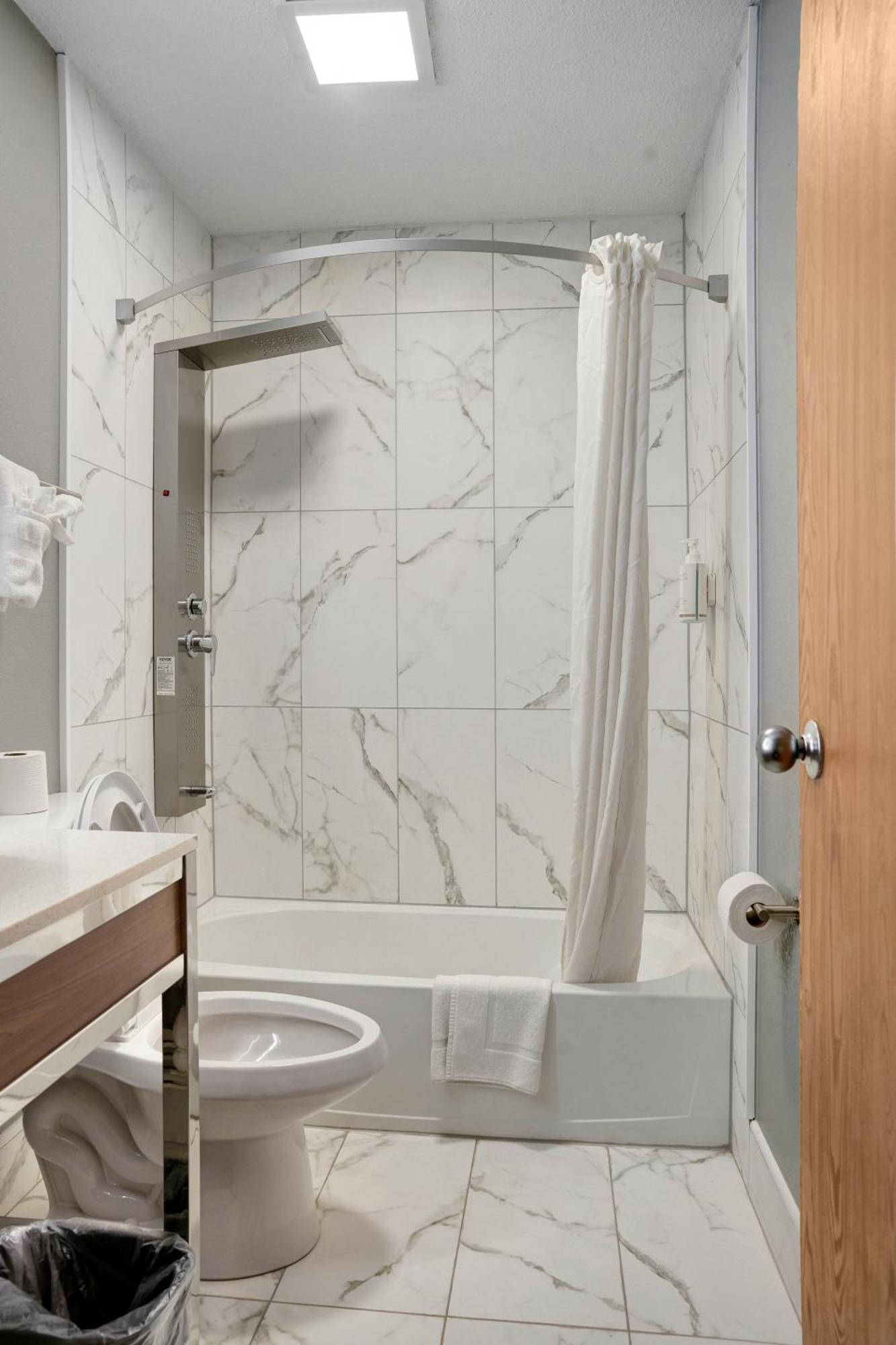 Queen Room - Mobility Access/Non-Smoking,1722925984:JPEG