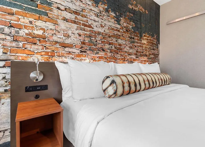 Cambria Hotel Omaha Downtown